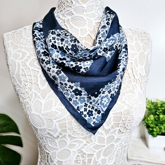 kate spade Accessories - Kate Spade Silk Scarf